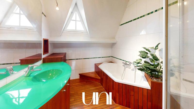 Maison - 165 m² - 5 pièces