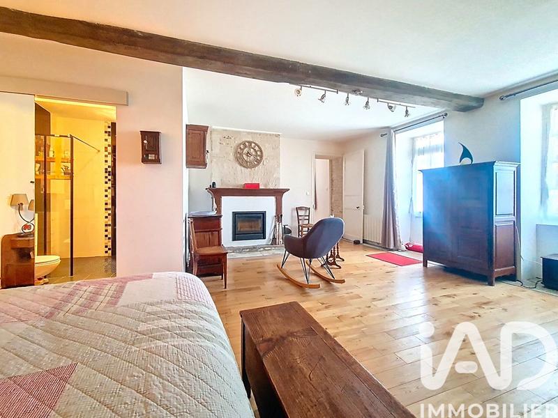 Maison - 362 m² - 8 pièces