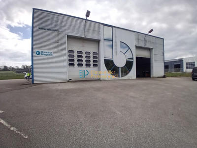 Local d'activités - 940 m²
