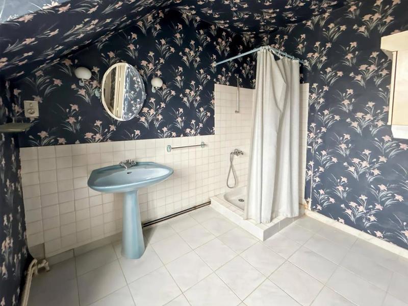 Maison - 338 m² - 10 pièces