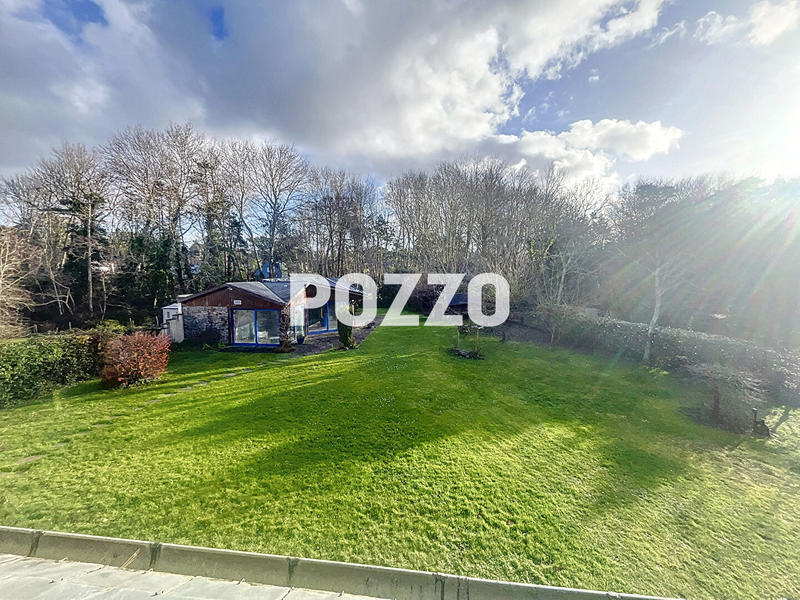 Maison - 268 m² - 9 pièces