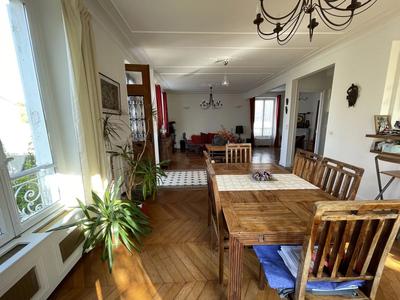 Maison - 160 m² - 9 pièces