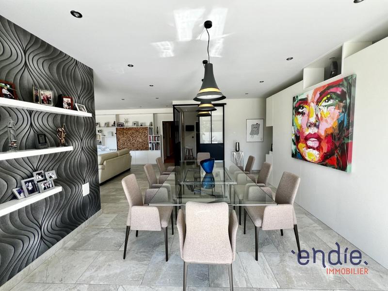 Maison - 185 m² - 6 pièces