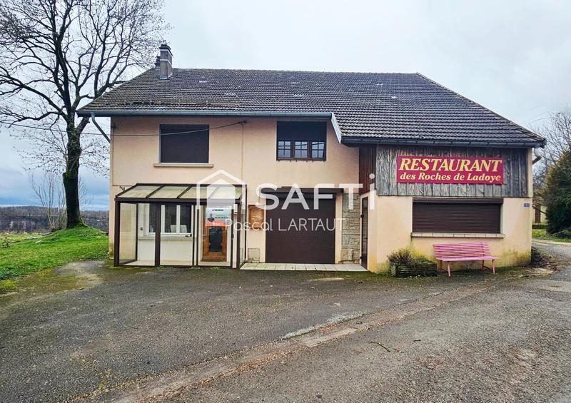 Maison - 280 m² - 9 pièces