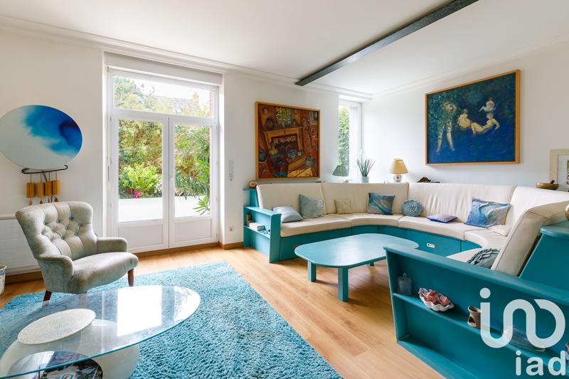 Maison - 280 m² - 9 pièces