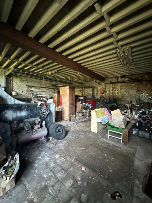 Maison - 890 m² - 10 pièces