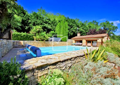 Maison - 314 m² - 10 pièces