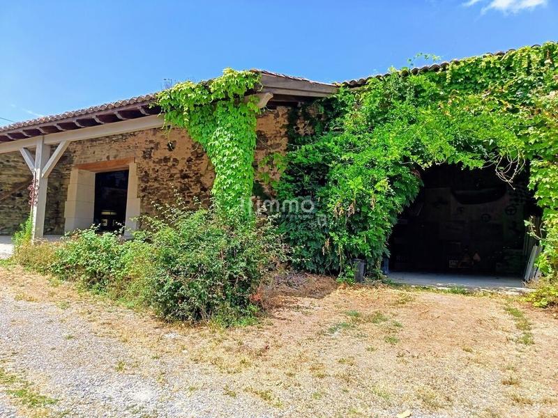 Maison - 312 m² - 11 pièces