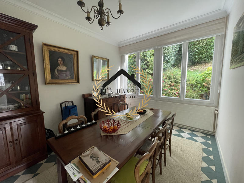 Maison - 170 m² - 8 pièces