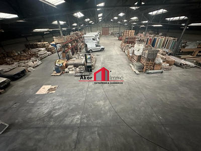 Local d'activités - 3 050 m² - 10 pièces