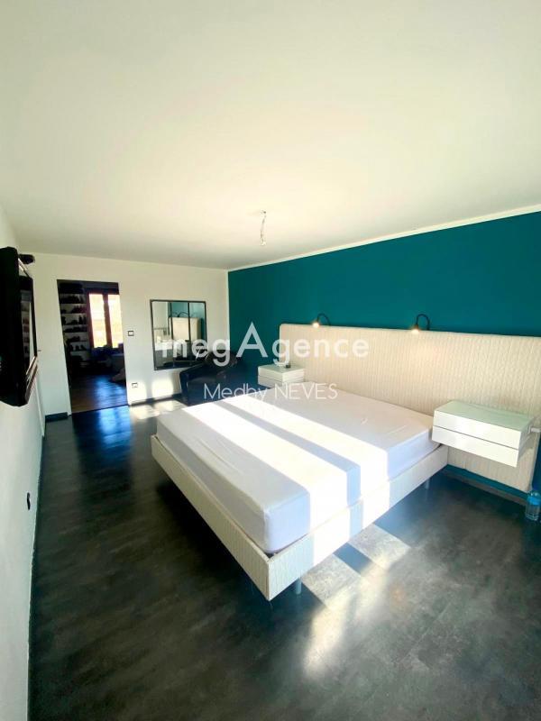 Maison - 226 m² - 8 pièces