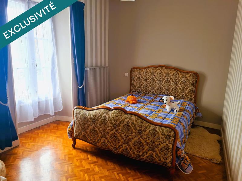 Maison - 211 m² - 8 pièces