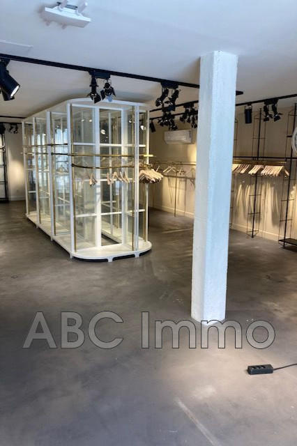 Local commercial - 157 m²