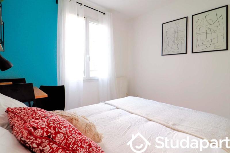 Chambre - 11 m² - 1 pièce