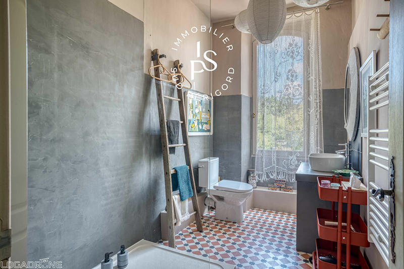 Demeure - 384 m² - 11 pièces