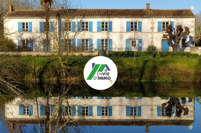 Maison - 310 m² - 10 pièces