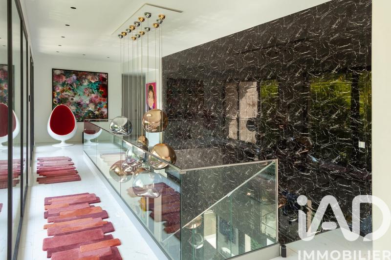 Maison de maîtres - 695 m² - 16 pièces