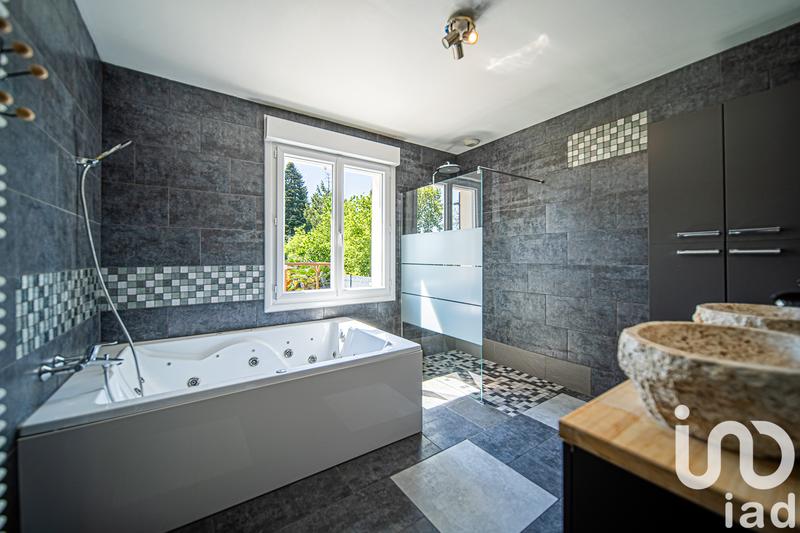 Maison - 190 m² - 4 pièces