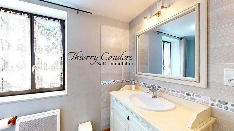 Maison - 319 m² - 12 pièces