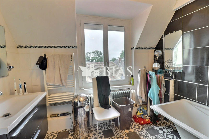 Maison ancienne - 220 m² - 7 pièces