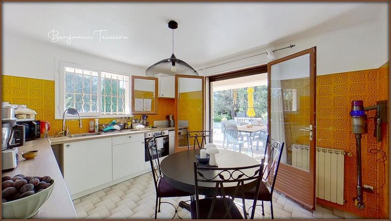 Maison - 204 m² - 7 pièces