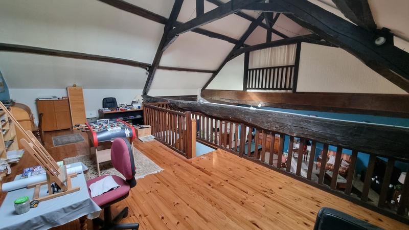 Maison - 235 m² - 8 pièces