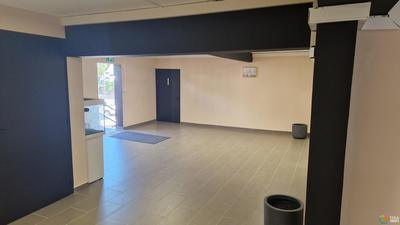 Local commercial - 350 m² - 5 pièces
