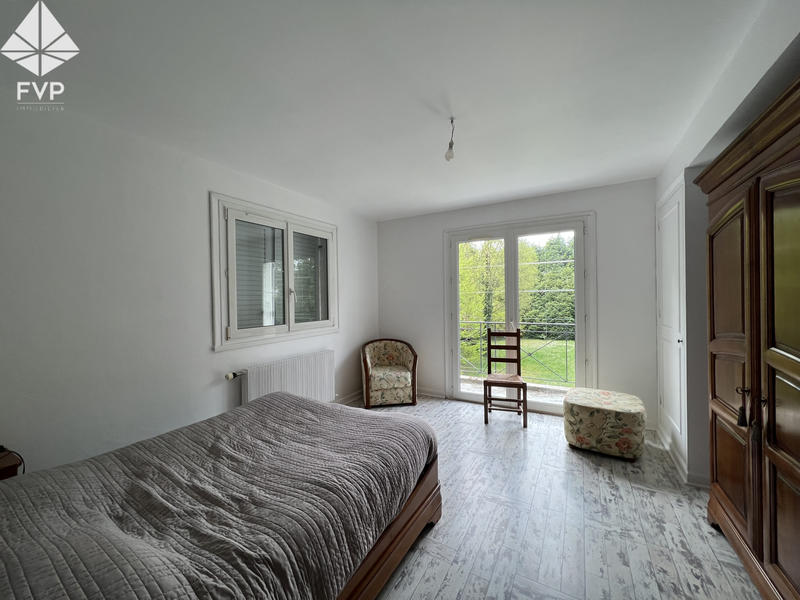 Maison - 246 m² - 7 pièces