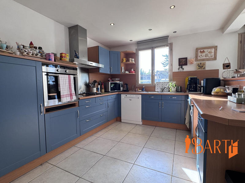 Maison traditionnelle - 194 m² - 8 pièces