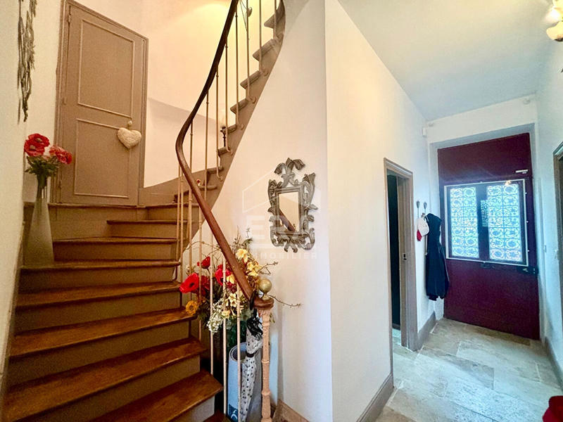 Maison - 186 m² - 6 pièces