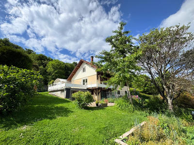 Maison - 204 m² - 5 pièces