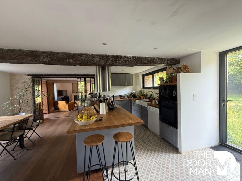 Maison en pierre - 270 m² - 8 pièces