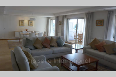 Appartement - 145 m² - 3 pièces