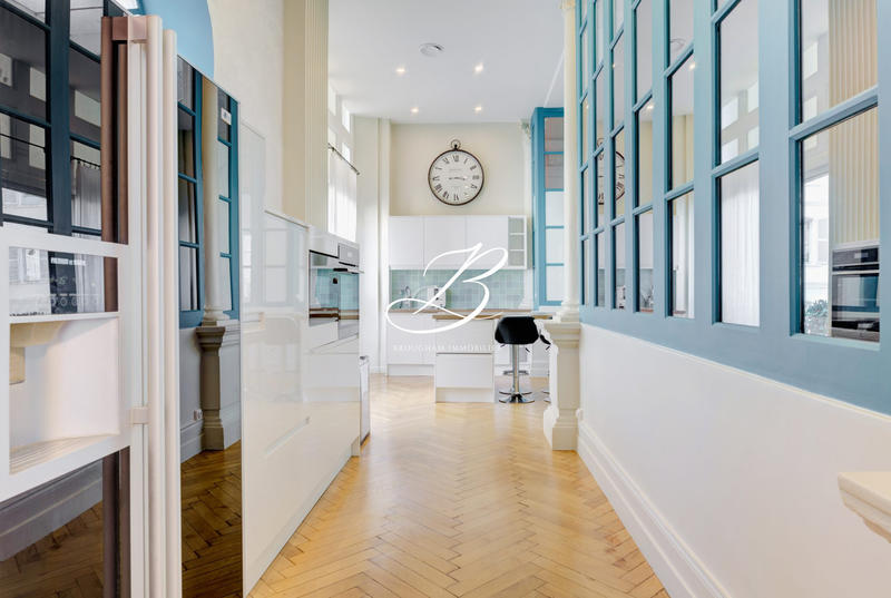 Appartement - 165 m² - 4 pièces