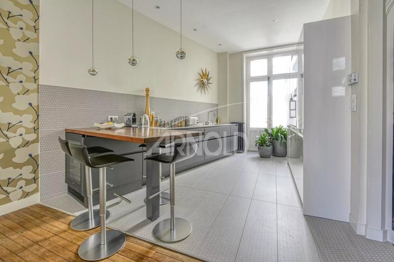 Maison - 173 m² - 9 pièces