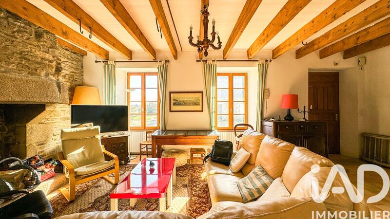 Maison - 278 m² - 12 pièces