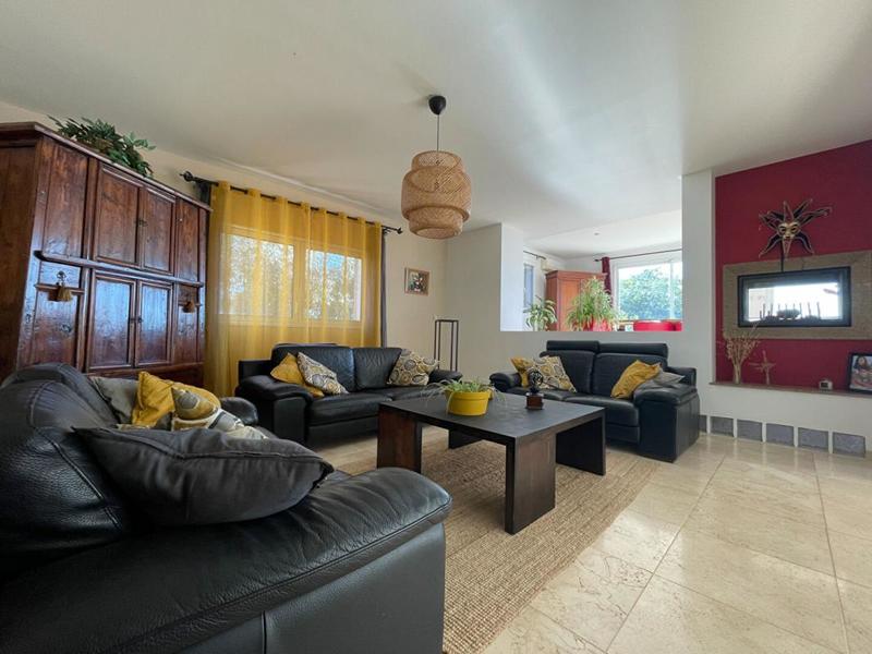 Maison - 288 m² - 10 pièces