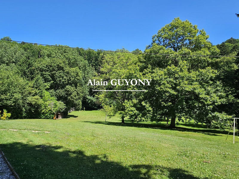 Maison traditionnelle - 94 m² - 4 pièces