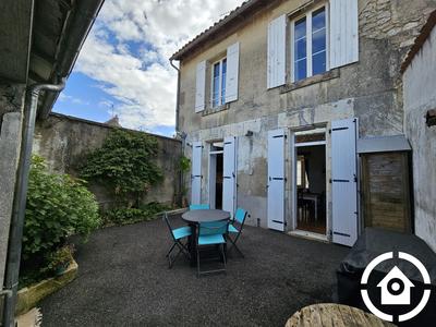Maison - 97 m² - 4 pièces