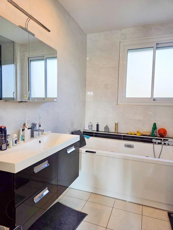 Maison - 195 m² - 7 pièces