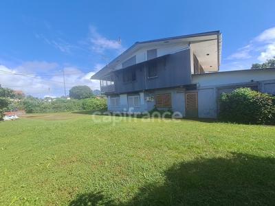 Maison - 338 m² - 8 pièces