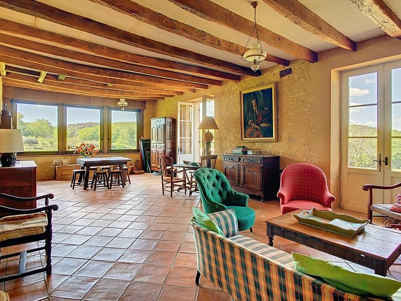 Maison - 270 m² - 13 pièces