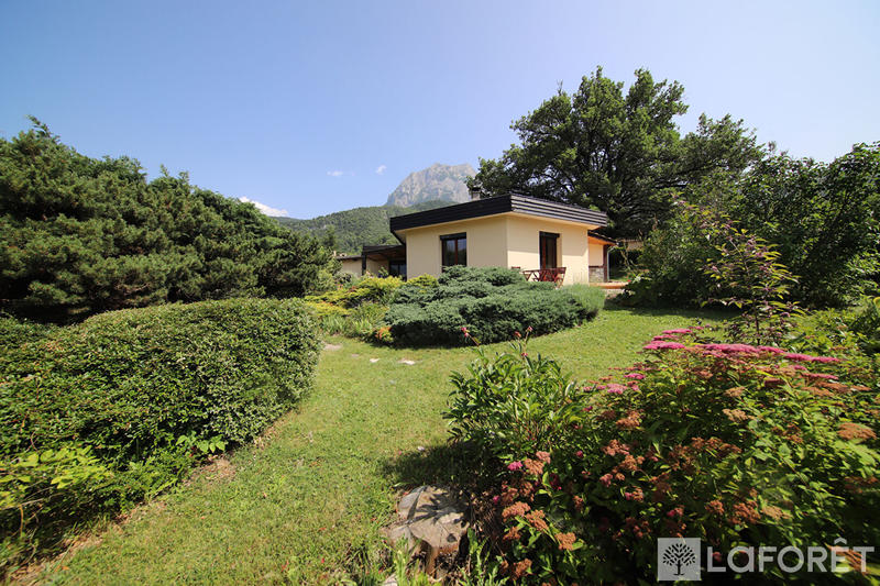 Maison - 97 m² - 5 pièces