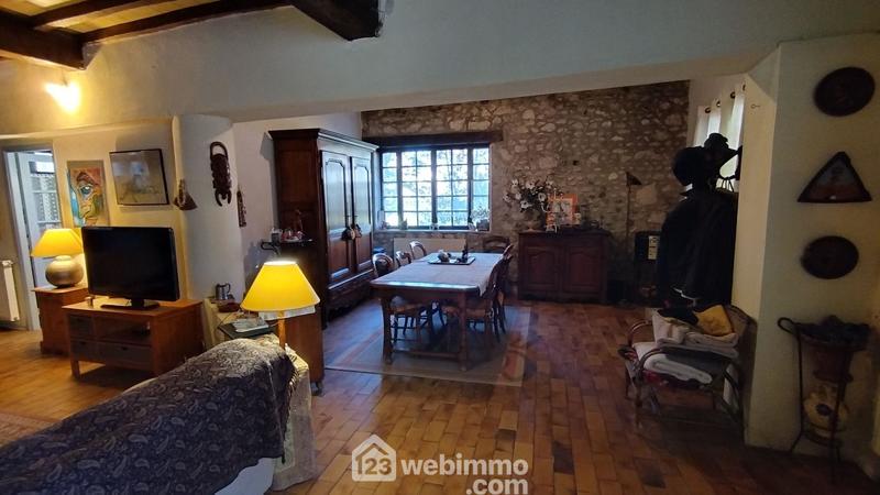 Maison - 310 m² - 10 pièces