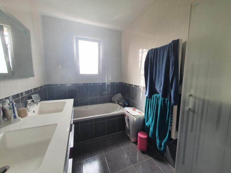 Maison - 92 m² - 5 pièces