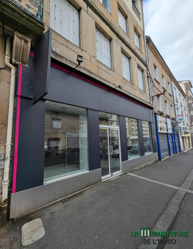 Local commercial - 90 m² - 3 pièces