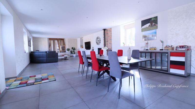 Maison - 250 m² - 13 pièces
