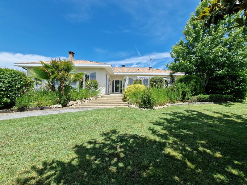 Maison - 193 m² - 7 pièces