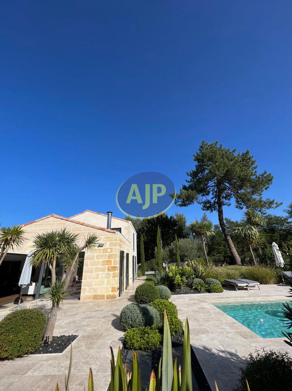 Maison d'architecte - 197 m² - 7 pièces