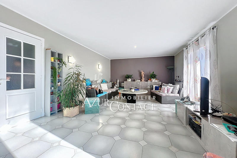 Maison - 300 m² - 10 pièces